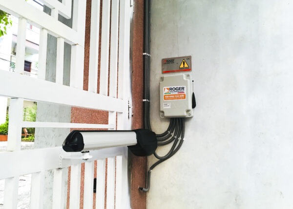 Motor cánh tay đòn Roger R20-310 Italia Motor cánh tay đòn Roger R20-310 Italia