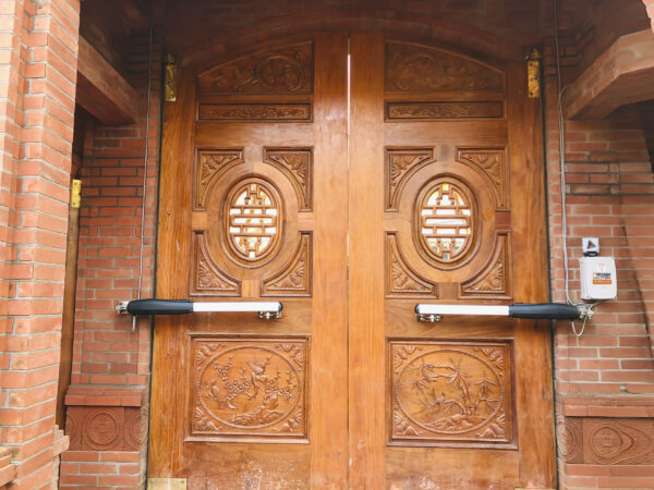 Motor cánh tay đòn cổng mở xoay tự động Roger Smarty 5 Motor cánh tay đòn cổng mở xoay tự động Roger Smarty 5